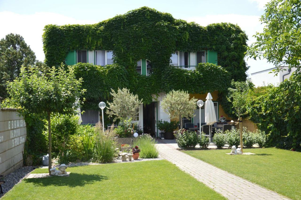 Gaestehaus Schmidt Podersdorf am See Exterior foto